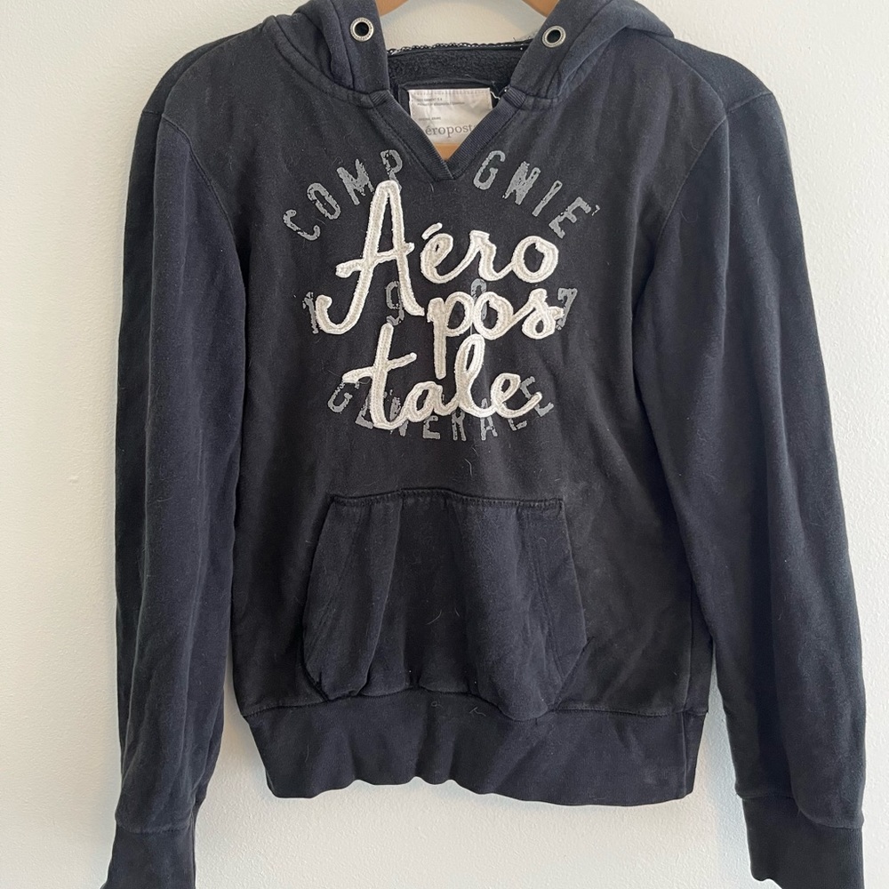 Black sweatshirt